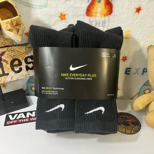 NIKE EVERYDAY PLUS COTTON CUSHIONED CREW DRI-FIT TECHNOLOGY Medium